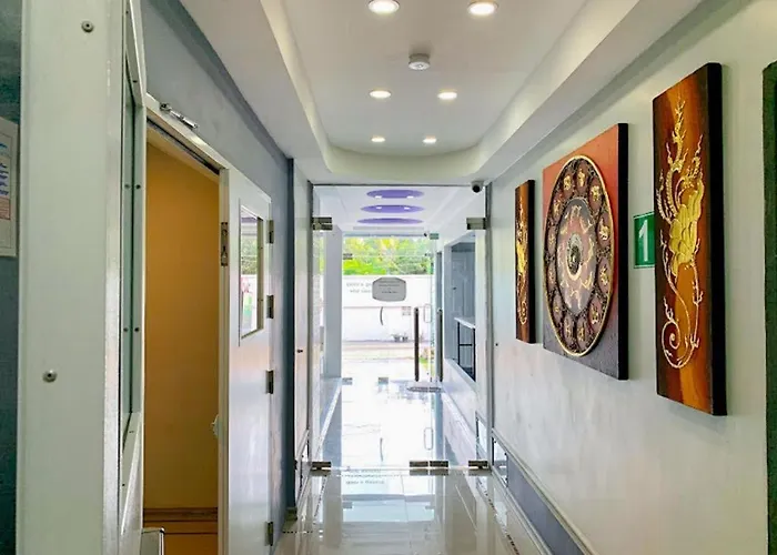 Delighted Hotel