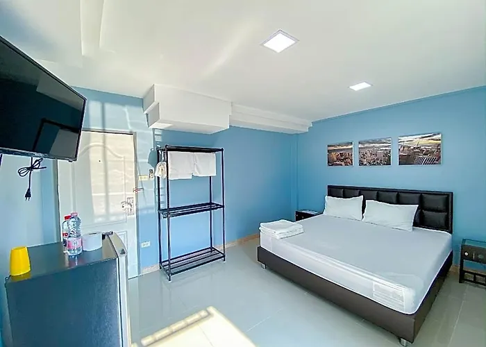 Delighted Hotel